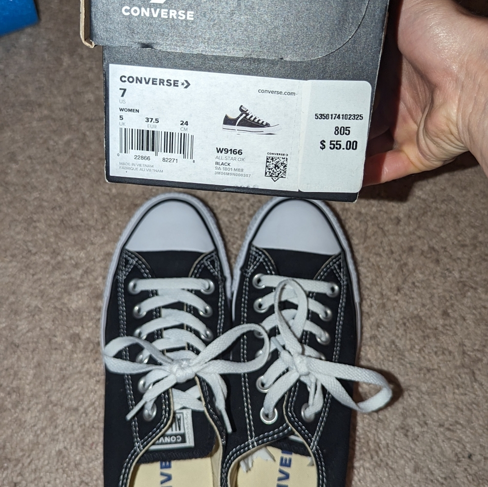 Brand new Converse Chuck Taylor size 7